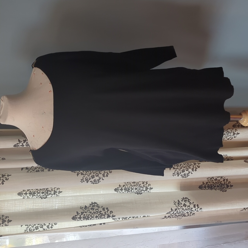 Black 3/4 Sleeve Sweater